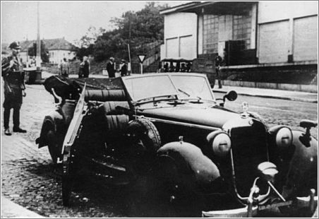 Heydrichs damaged Mercedes after the attack